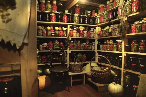 Все зимой сгожается