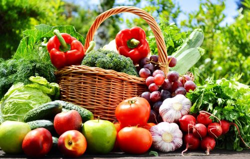 Vegetables-and-fruits-photography-apples-tomatoes-cucumber-grapes-garlic_1280x1024