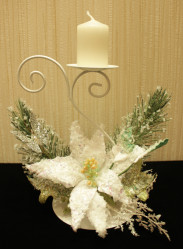 Подсвечник с белоснежной пуансеттией TLN1248