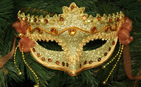 Маска золотая TLN1258