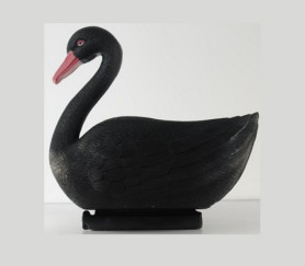 Лебедь пласт. черный большой 40*20*41 (244)