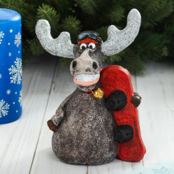 Фигура Лосик со сноубордом 12х8х14см. Ф058