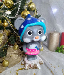 Фигура Мышка Валя новогодняя в красном Ф100кнг